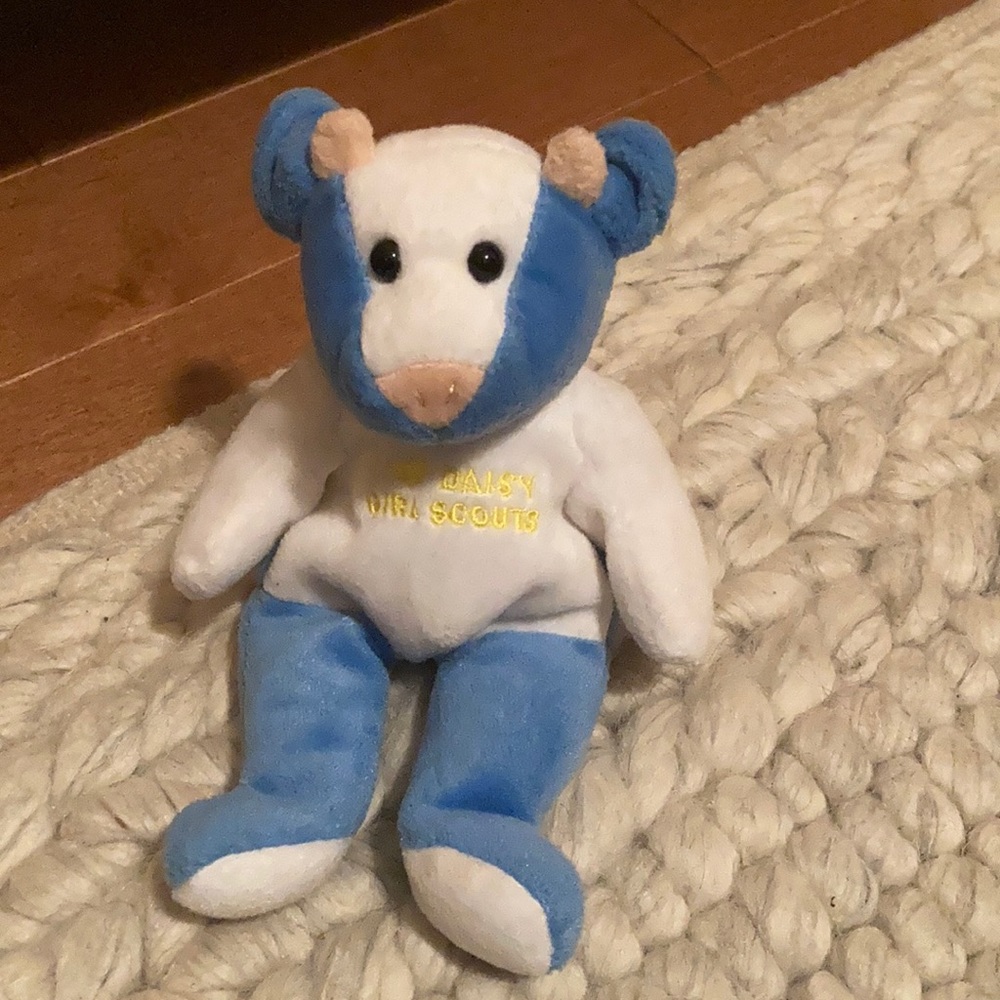 I love daisy Girl Scouts stuffed cow